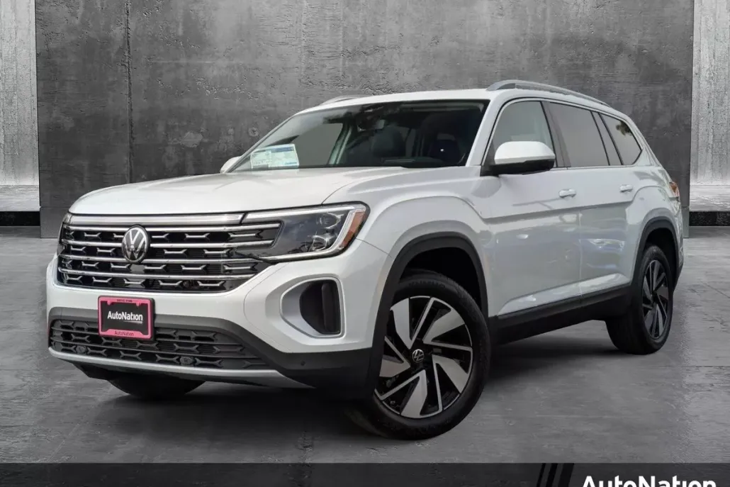2025 Volkswagen Atlas SEL photo 1