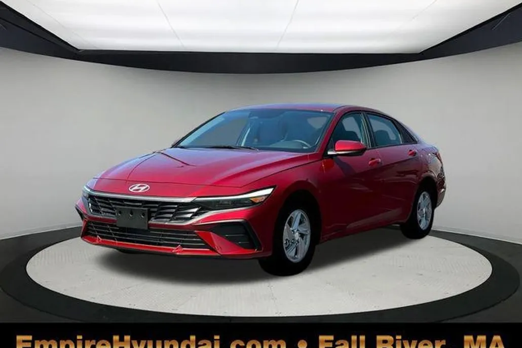 2025 Hyundai Elantra SE photo 1