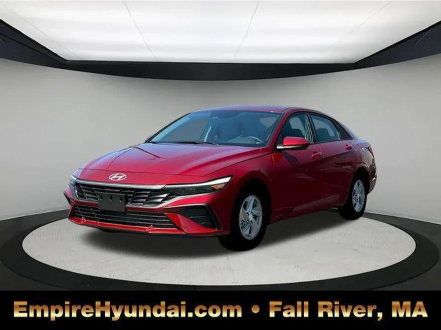 2025 Hyundai Elantra SE photo 1