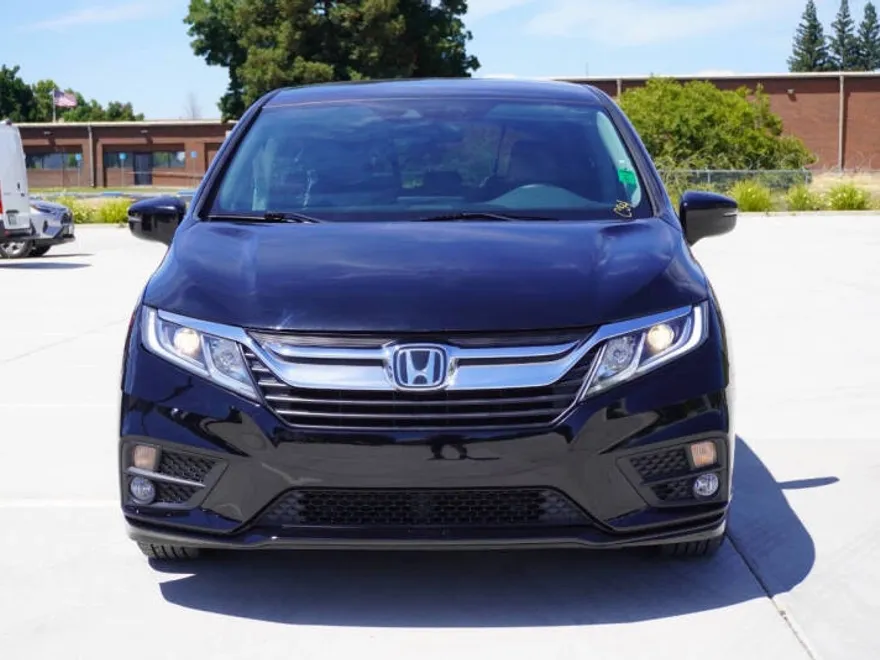 2019 Honda Odyssey EX photo 1