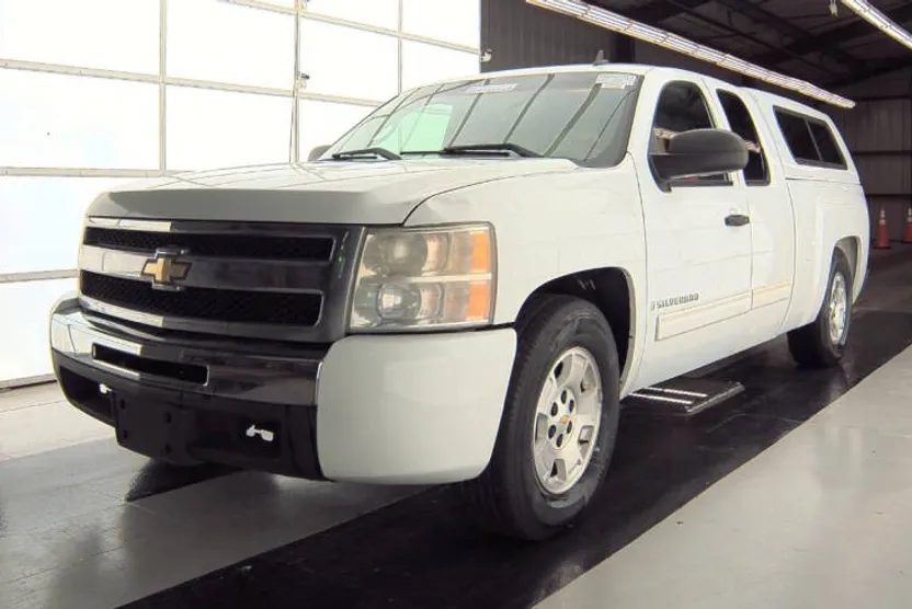 2010 Chevrolet Silverado 1500 LT photo 1