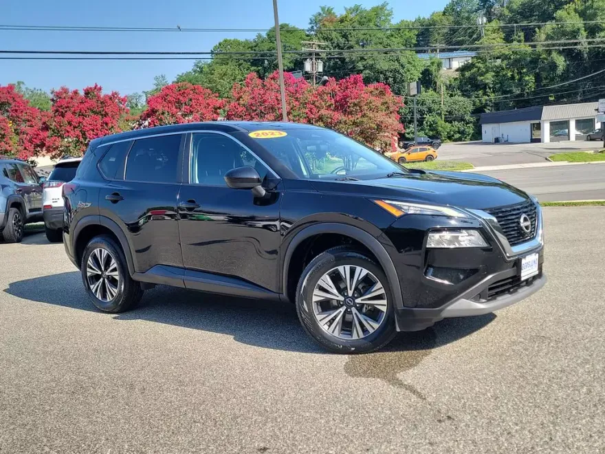 2023 Nissan Rogue SV photo 1