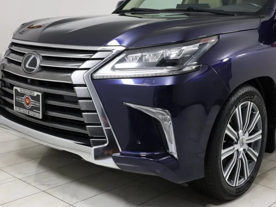 2017 Lexus LX 570 photo 43