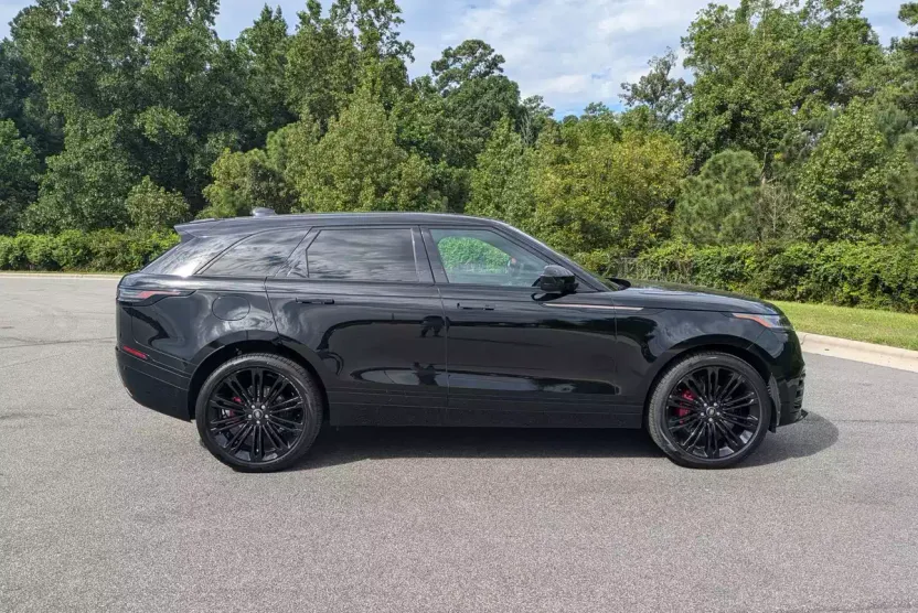 2025 Land Rover Range Rover Velar SE photo 1