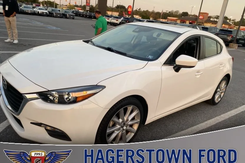 2017 Mazda Mazda3 Touring 2.5 photo 1