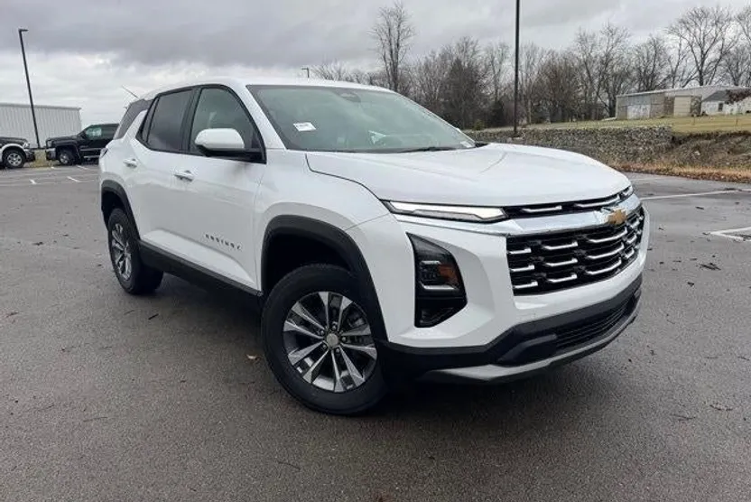 2025 Chevrolet Equinox LT photo 1