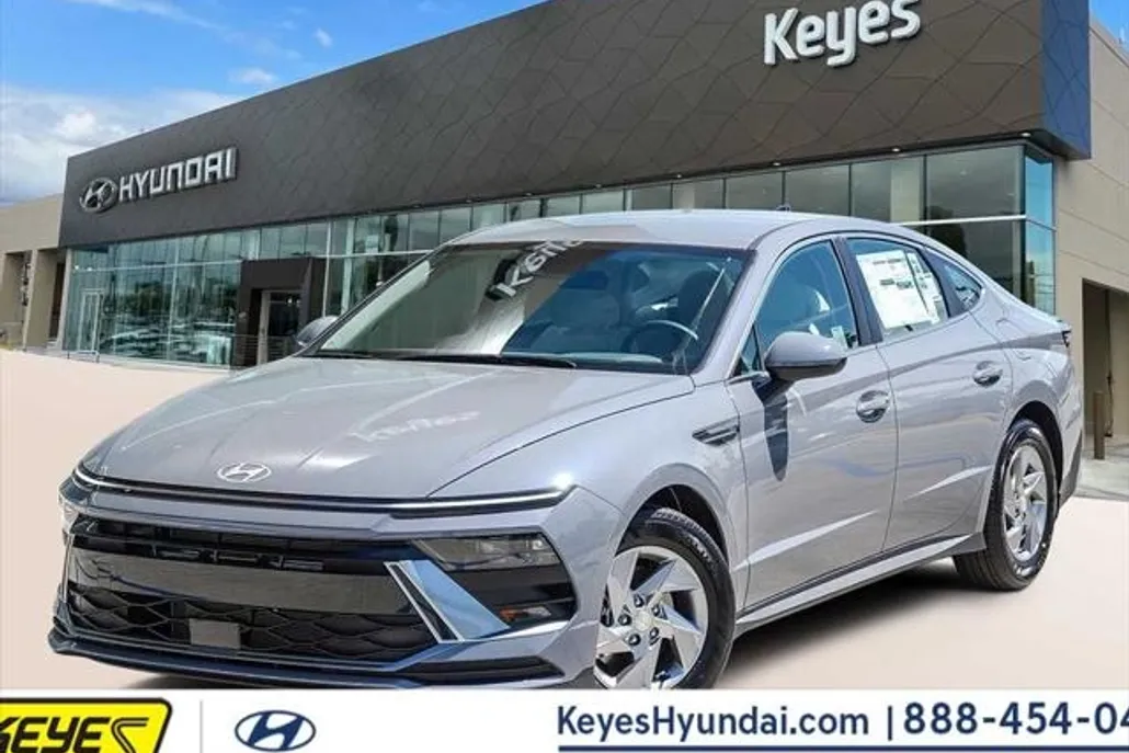 2025 Hyundai Sonata SE photo 1