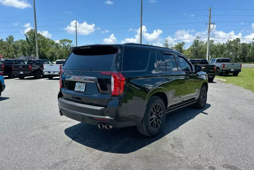 2023 Gmc Yukon AT4 photo 1