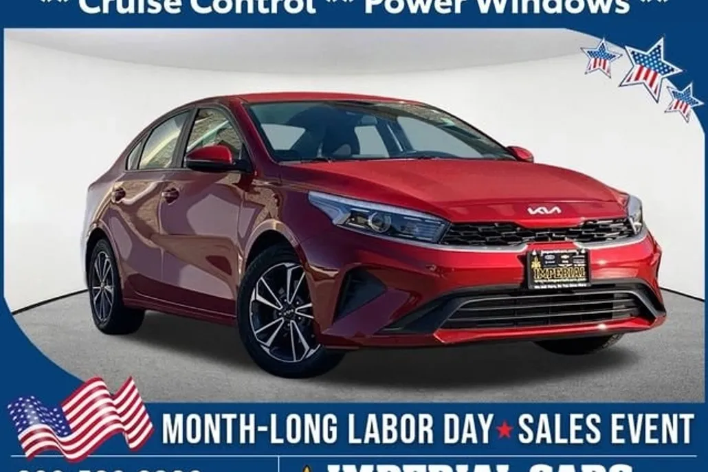 2023 Kia Forte LXS photo 1
