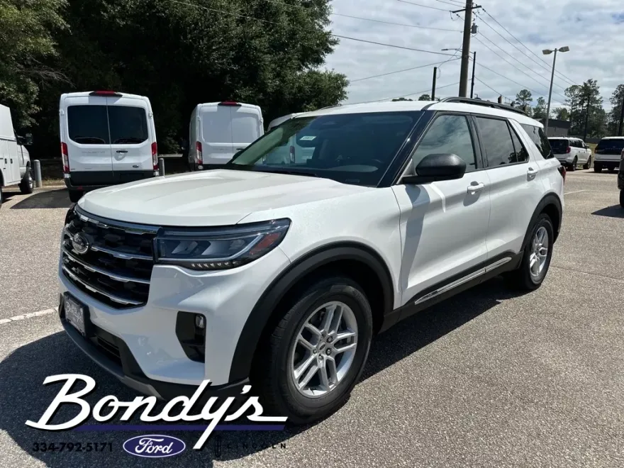 2025 Ford Explorer photo 1