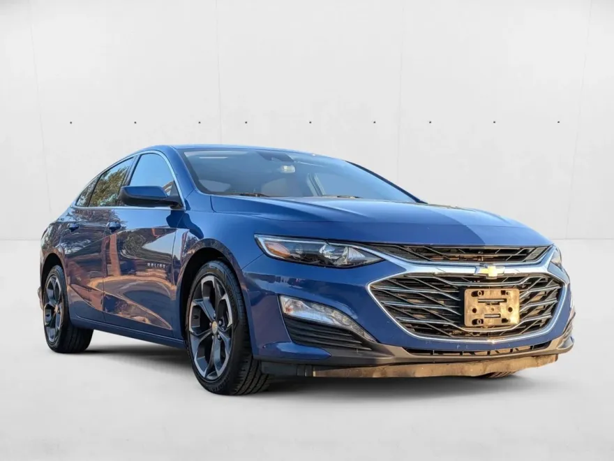 2023 Chevrolet Malibu 1LT photo 1