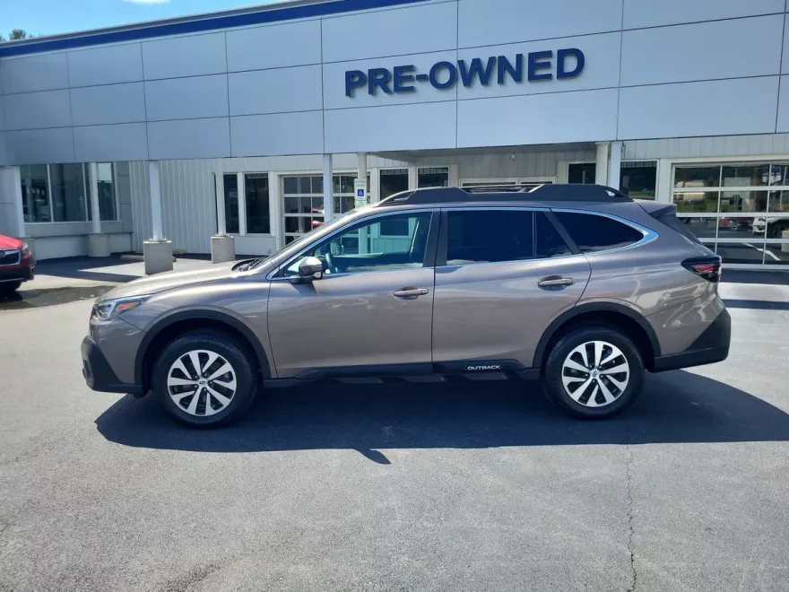 2022 Subaru Outback Premium photo 1