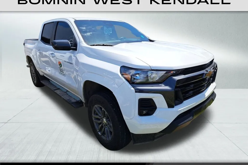 2024 Chevrolet Colorado LT photo 1