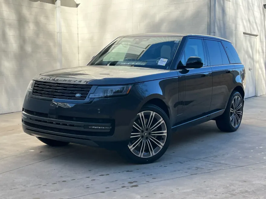 2025 Land Rover Range Rover SE photo 1