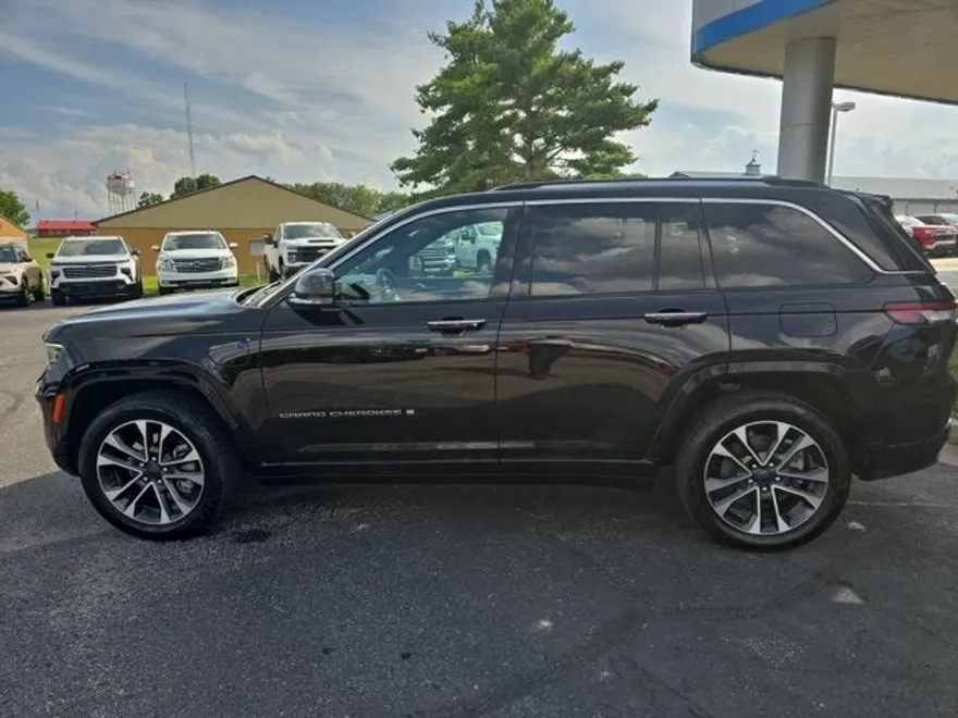 2022 Jeep Grand Cherokee Overland 4xe photo 1