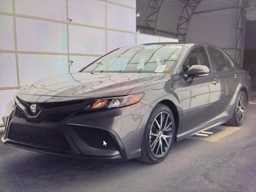 2024 Toyota Camry SE photo 1