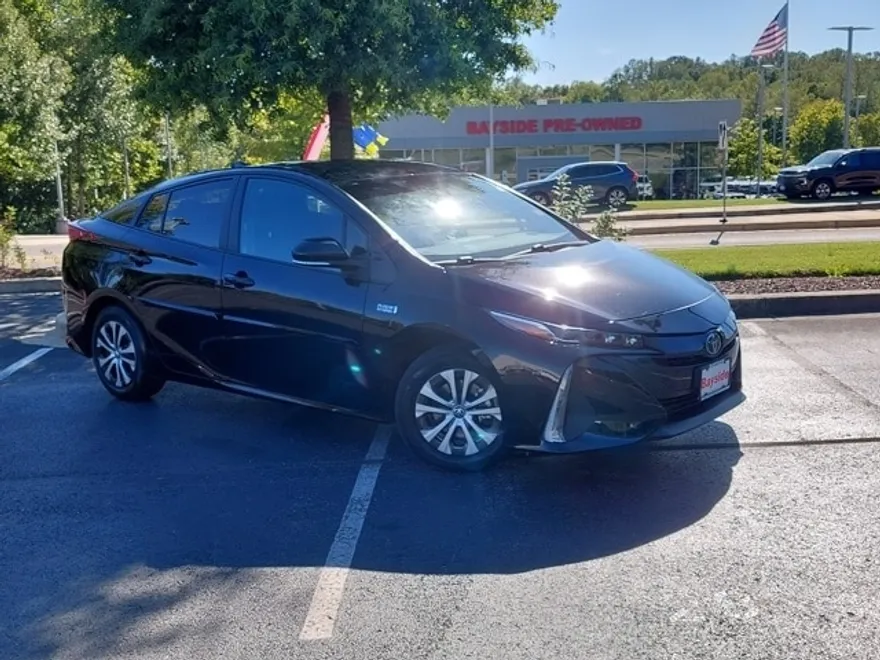 2022 Toyota Prius Prime LE photo 1