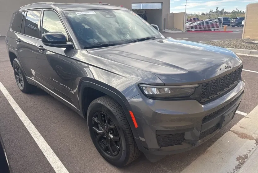 2024 Jeep Grand Cherokee Altitude photo 1