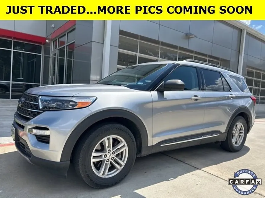 2022 Ford Explorer XLT photo 1