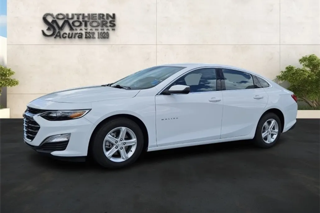 2024 Chevrolet Malibu LS photo 1
