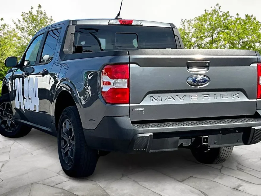 2022 Ford Maverick XLT photo 1
