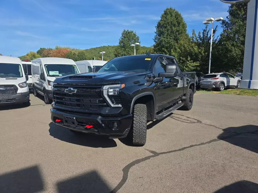 2025 Chevrolet Silverado 3500HD LTZ photo 1