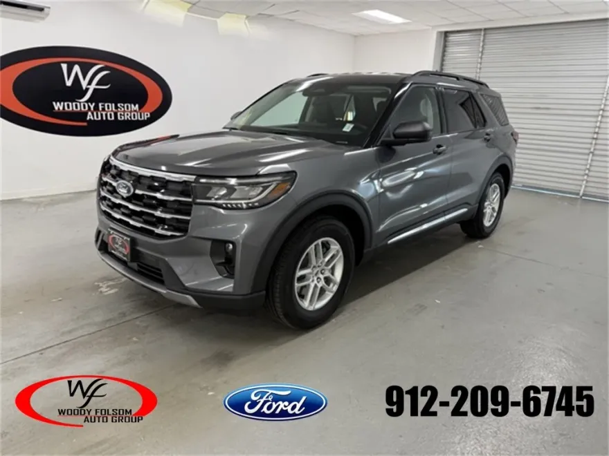 2025 Ford Explorer photo 1