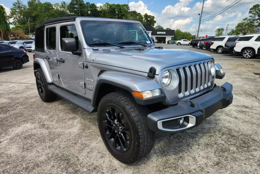 2018 Jeep Wrangler Unlimited Sahara photo 1