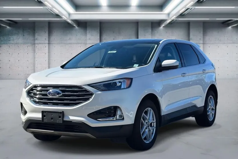 2022 Ford Edge SEL photo 1