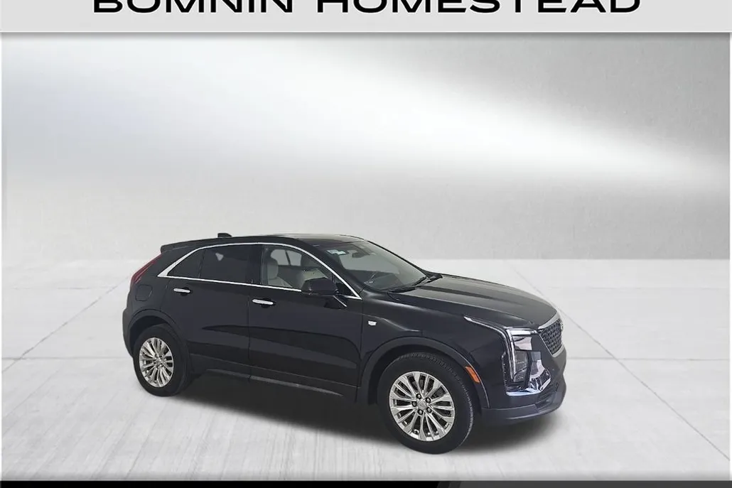 2024 Cadillac XT4 Luxury photo 1