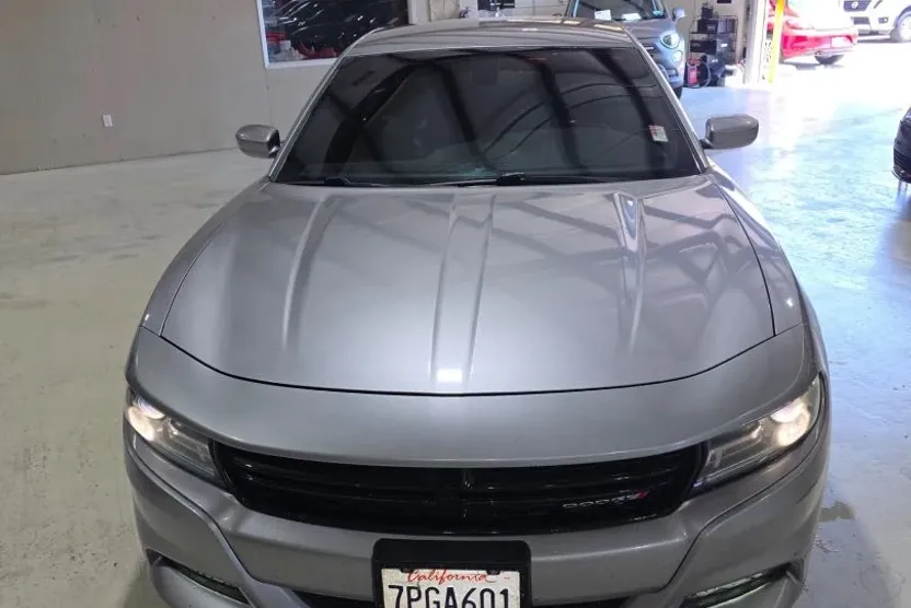 2016 Dodge Charger SXT photo 1