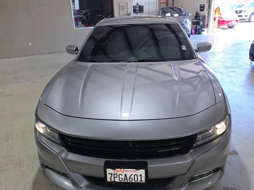 2016 Dodge Charger SXT photo 1