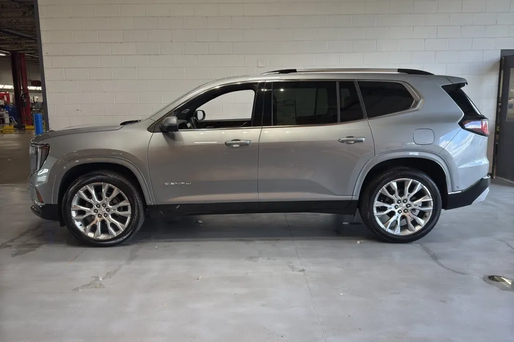 2024 Gmc Acadia Denali photo 1