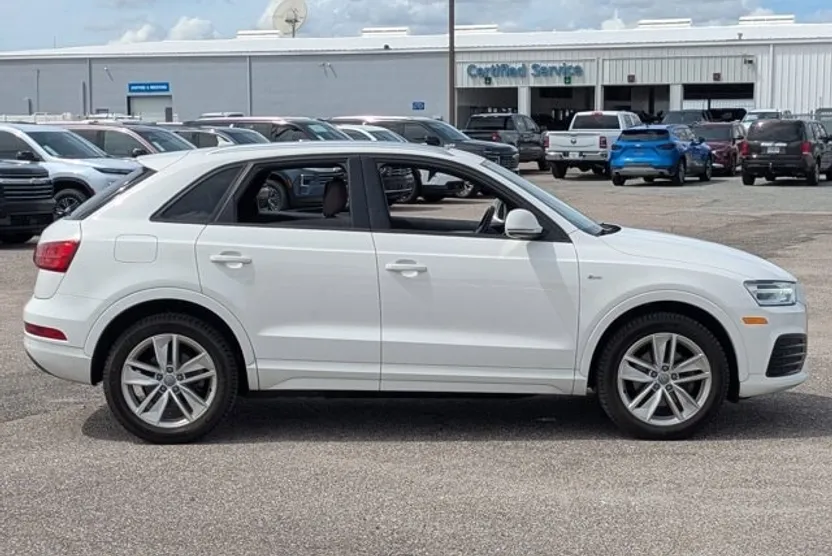 2018 Audi Q3 Premium photo 1