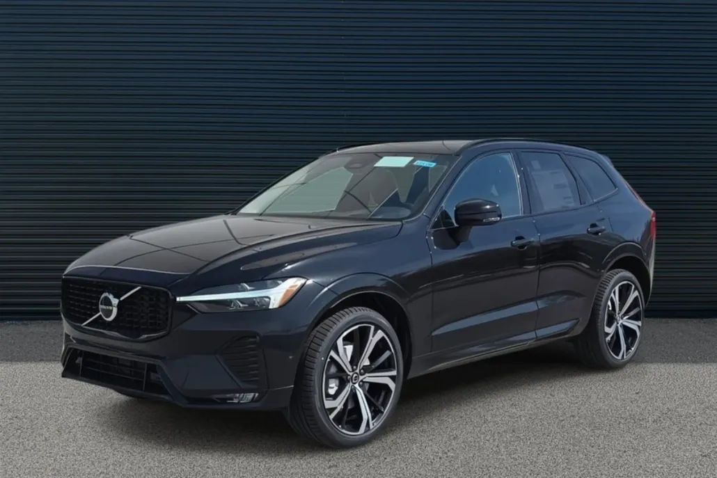 2025 Volvo XC60 B5 photo 1
