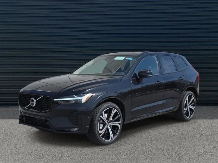 2025 Volvo XC60 B5 photo 1