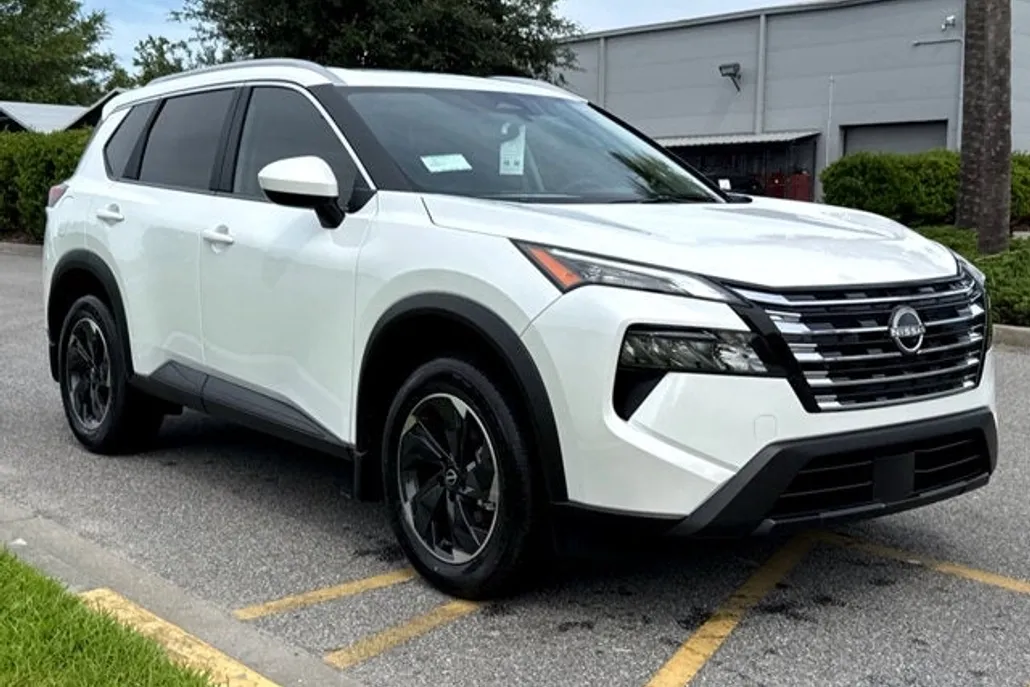 2025 Nissan Rogue SV photo 1