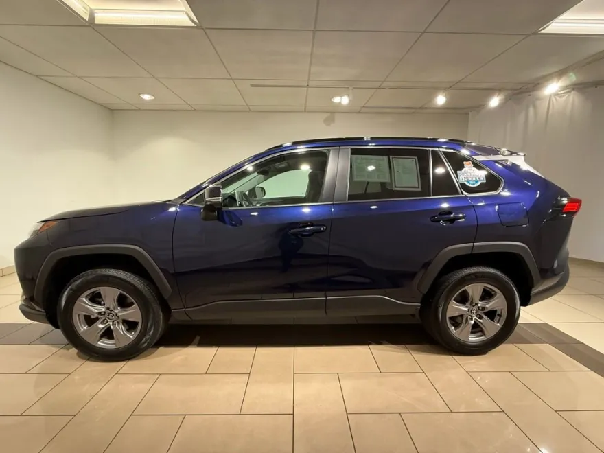 2025 Toyota RAV4 XLE photo 1