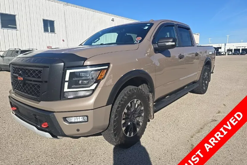 2021 Nissan Titan PRO-4X photo 1