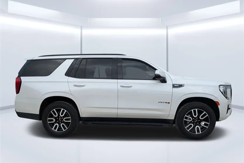 2021 Gmc Yukon AT4 photo 1