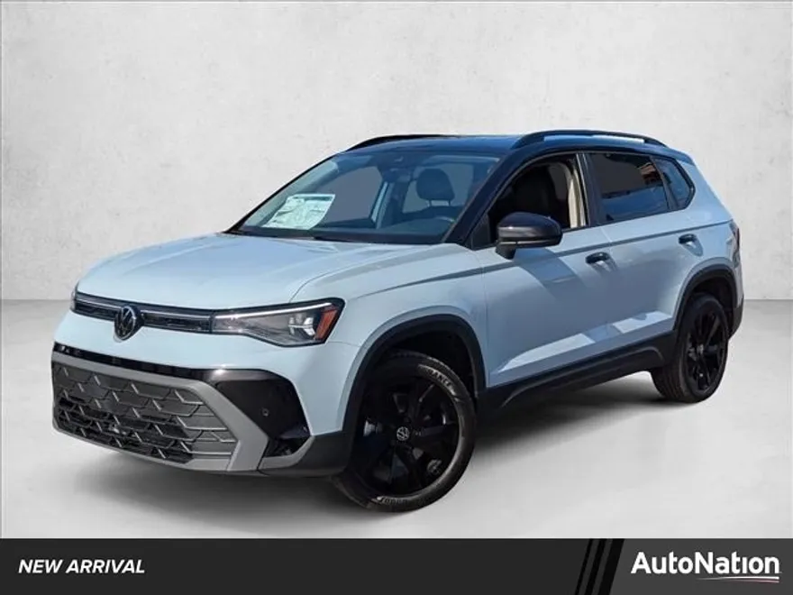 2025 Volkswagen Taos SE photo 1