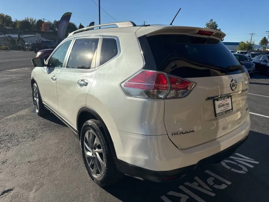 2015 Nissan Rogue SL photo 1