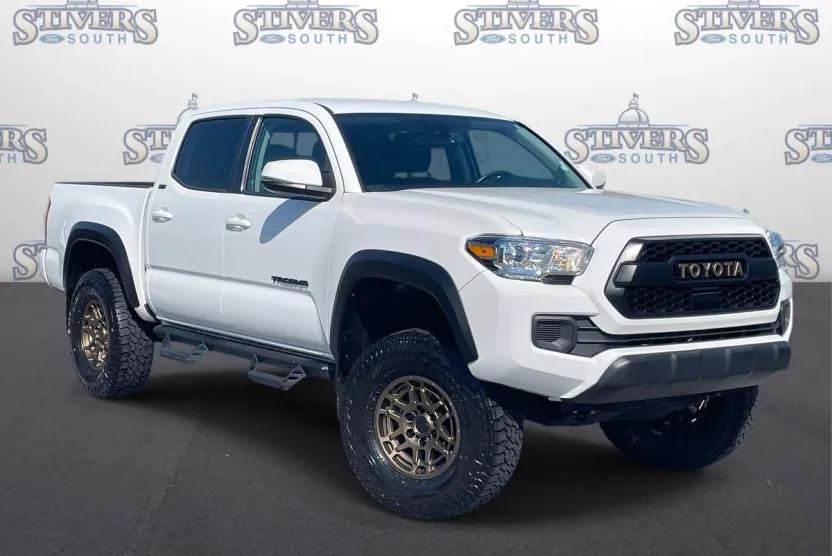 2022 Toyota Tacoma SR5 photo 1