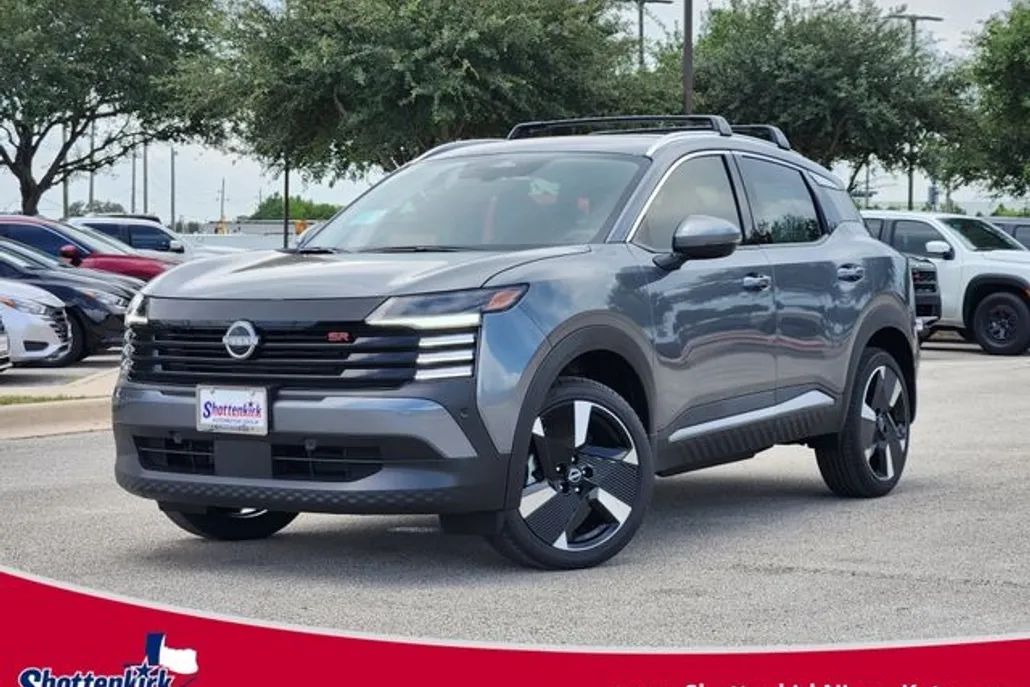 2025 Nissan Kicks SR photo 1