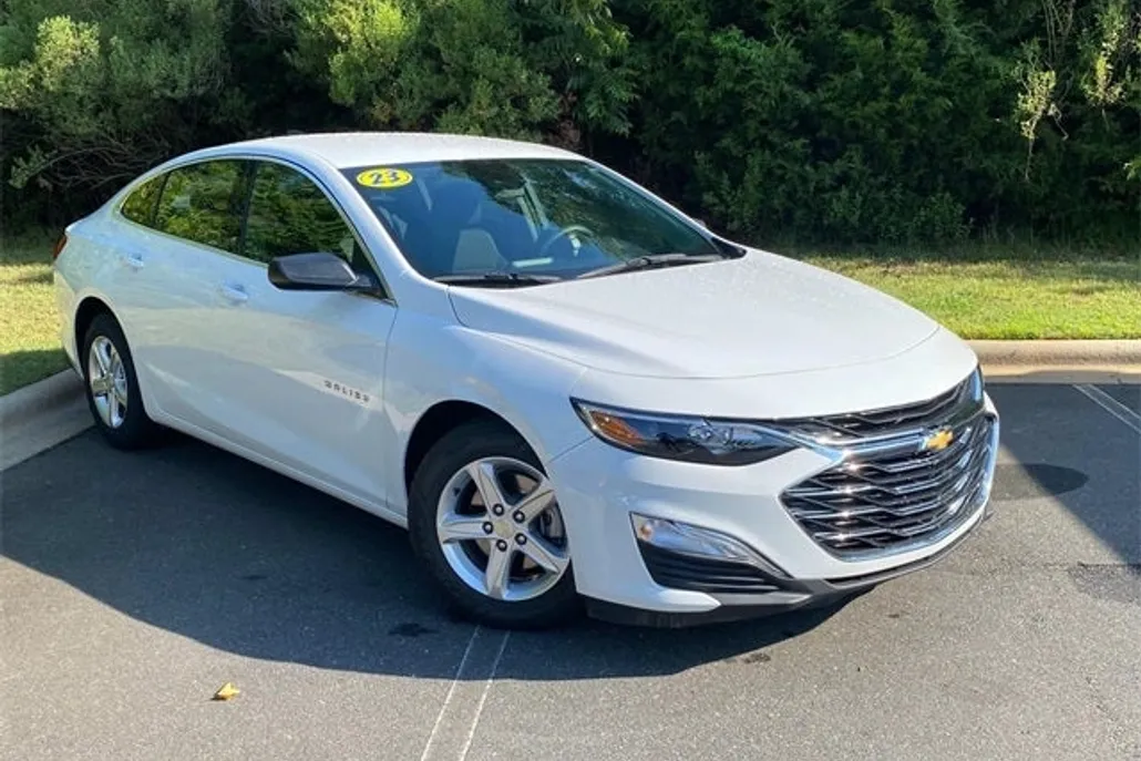 2023 Chevrolet Malibu LS photo 1