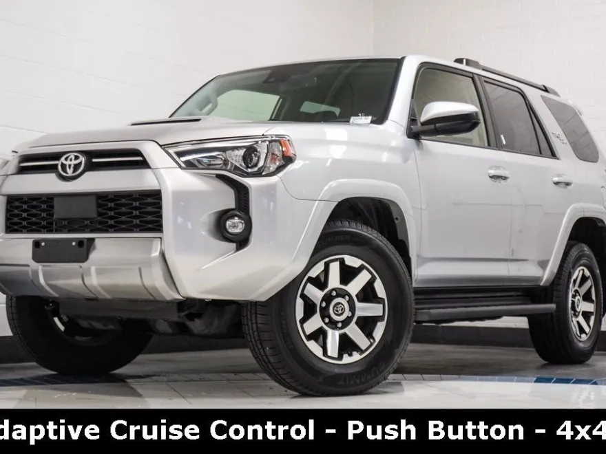 2022 Toyota 4Runner TRD Off-Road photo 1
