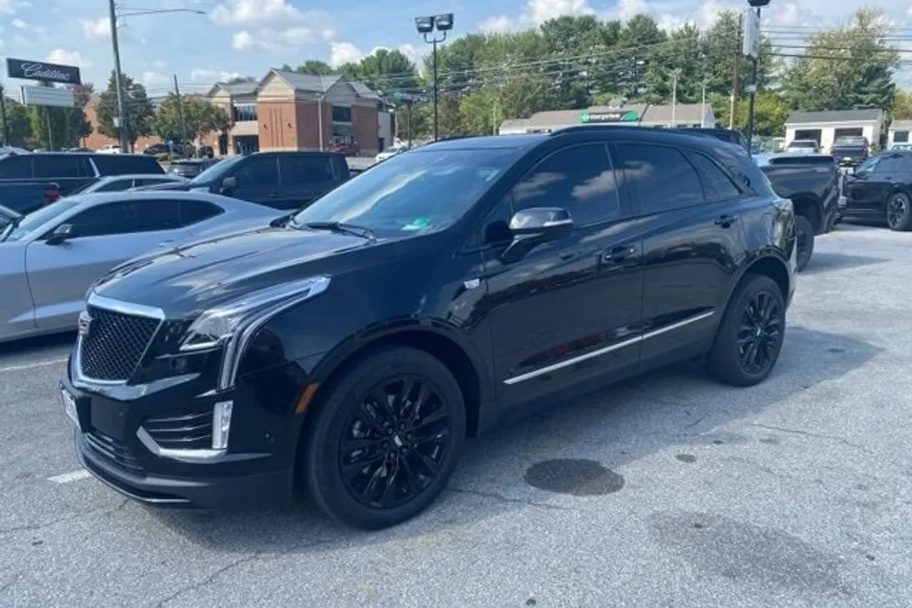 2021 Cadillac XT5 Sport photo 1