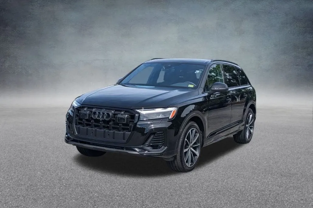2025 Audi Q7 45 Premium Plus photo 1