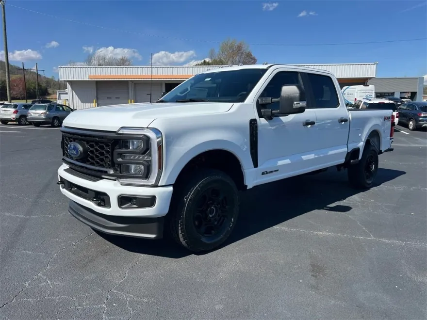 2025 Ford F-250 photo 1