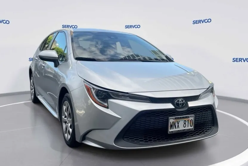 2022 Toyota Corolla LE photo 1